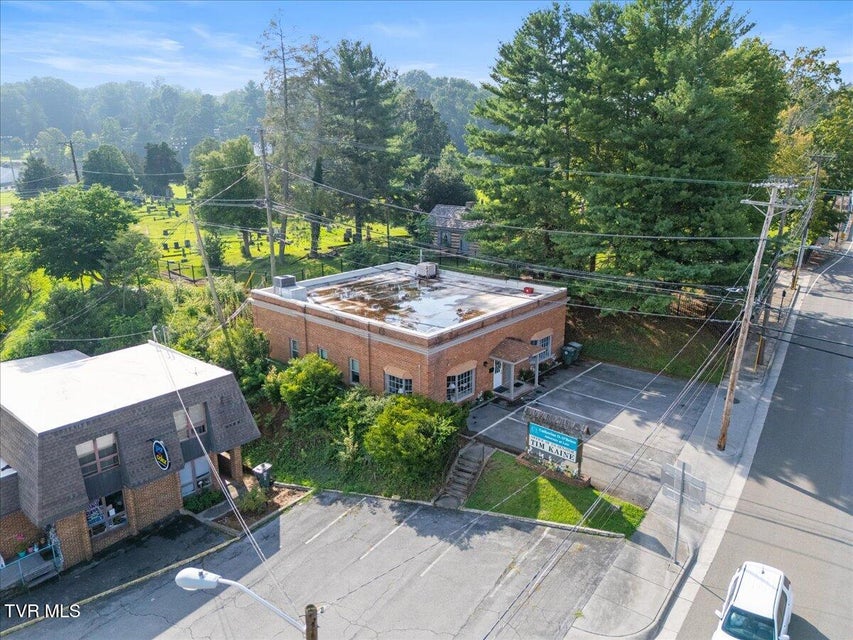 Photo #29: 121 Russell Road