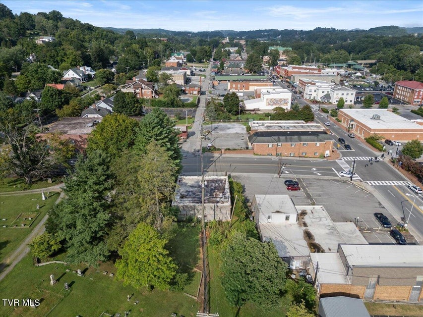 Photo #33: 121 Russell Road