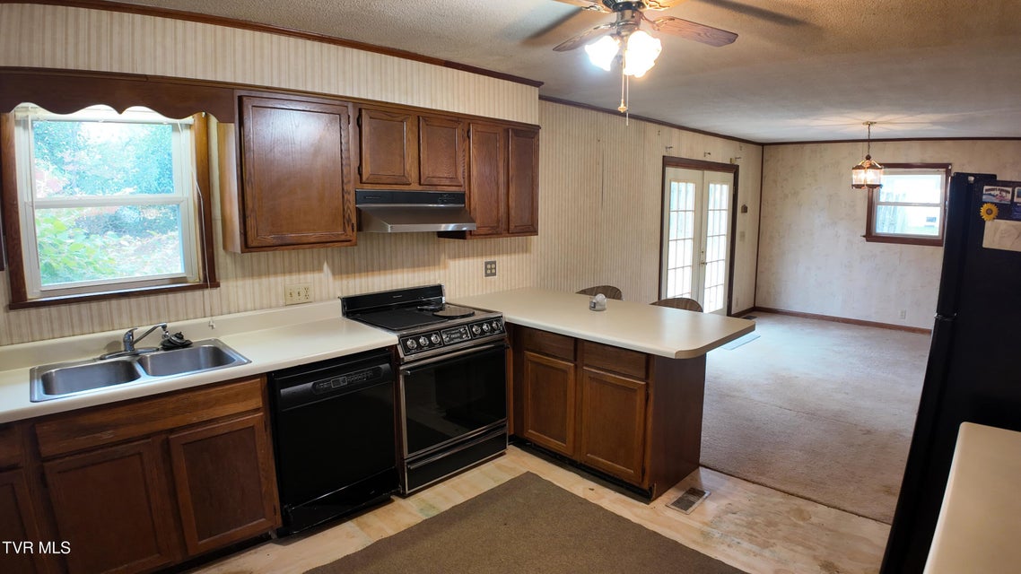 Photo #28: 111 Myrtle Avenue