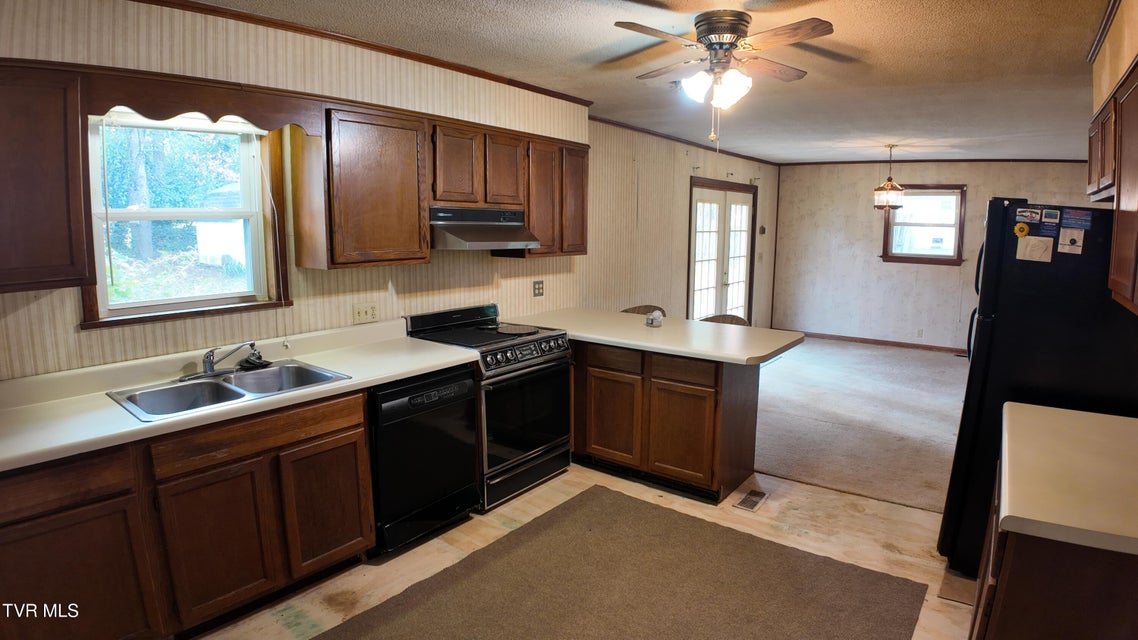 Photo #32: 111 Myrtle Avenue