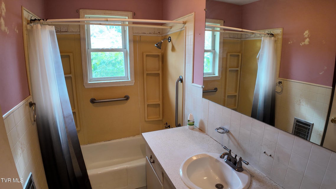 Photo #34: 111 Myrtle Avenue