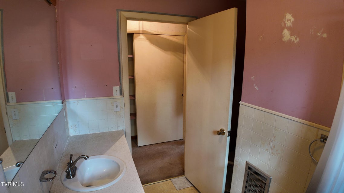 Photo #36: 111 Myrtle Avenue