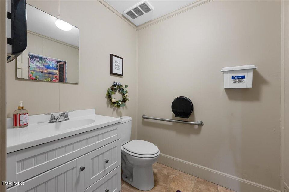 Photo #16: 121 Russell Road