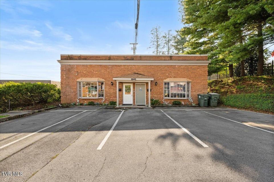 Photo #23: 121 Russell Road