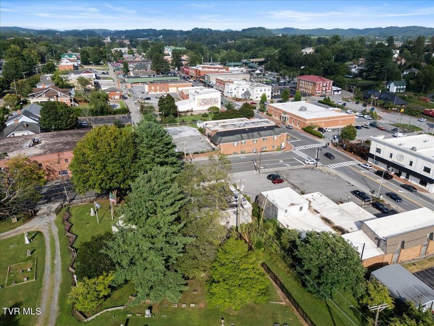 Photo #34: 121 Russell Road