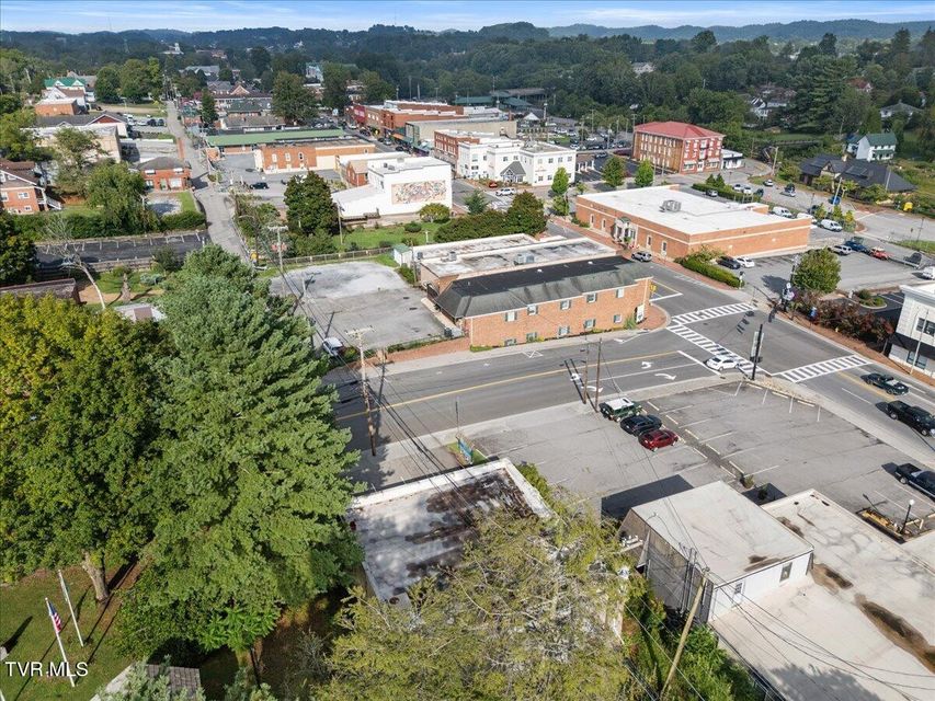 Photo #38: 121 Russell Road