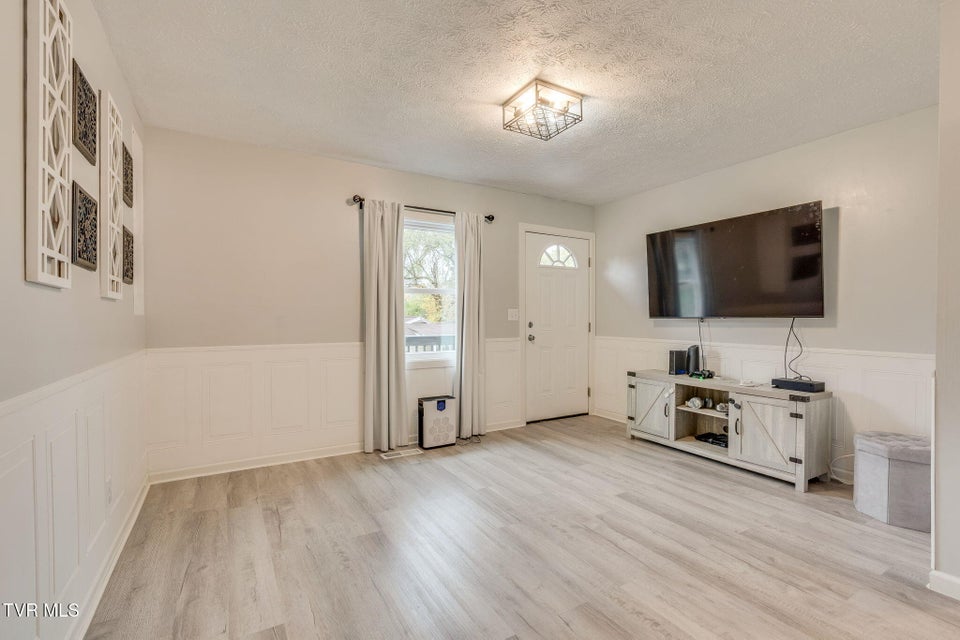 Photo #9: 447 Pine Street