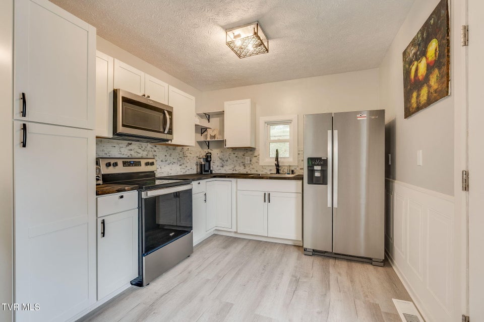 Photo #12: 447 Pine Street