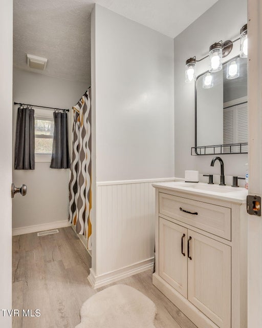 Photo #16: 447 Pine Street