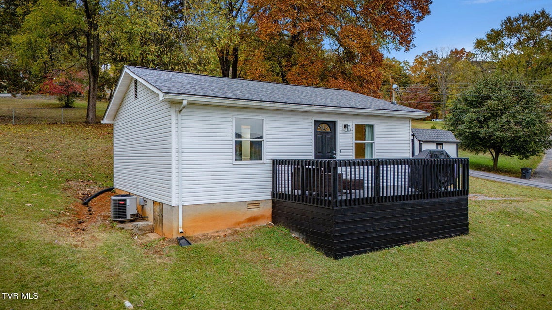 Photo #4: 447 Pine Street