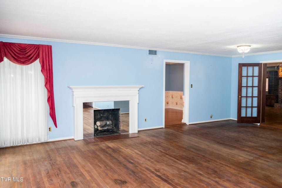 Photo #12: 904 Forest Avenue