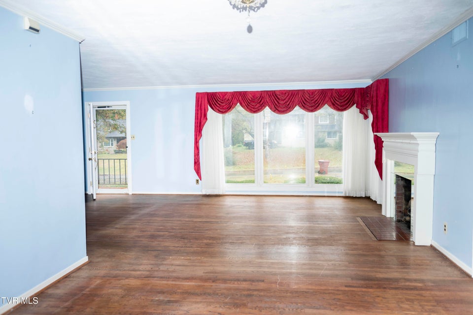 Photo #13: 904 Forest Avenue