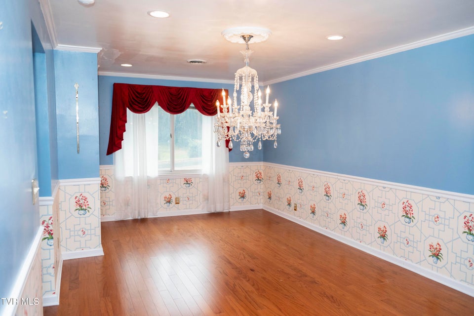 Photo #16: 904 Forest Avenue