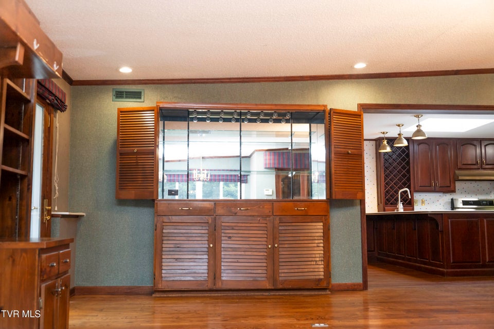 Photo #19: 904 Forest Avenue