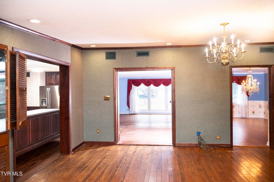 Photo #20: 904 Forest Avenue