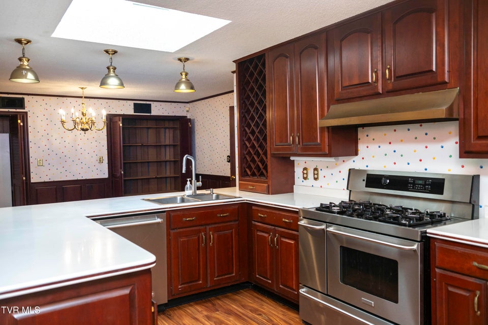 Photo #22: 904 Forest Avenue