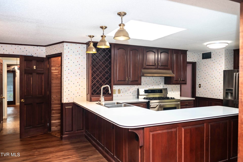 Photo #24: 904 Forest Avenue