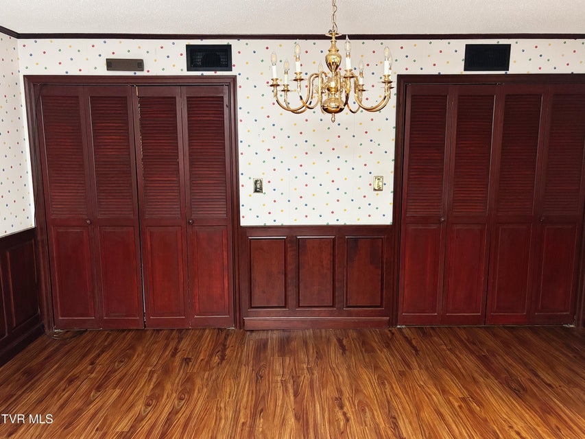 Photo #25: 904 Forest Avenue