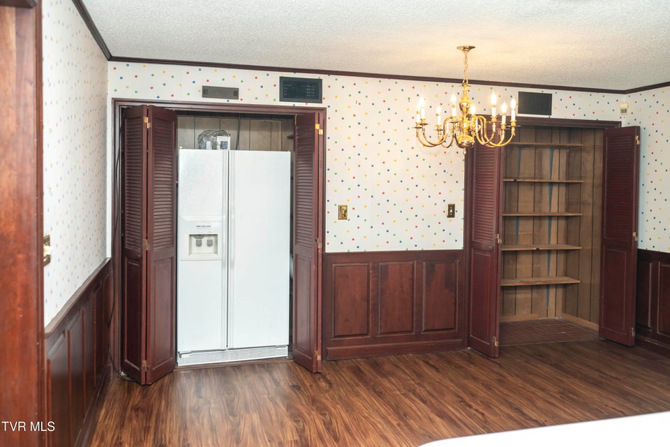 Photo #26: 904 Forest Avenue