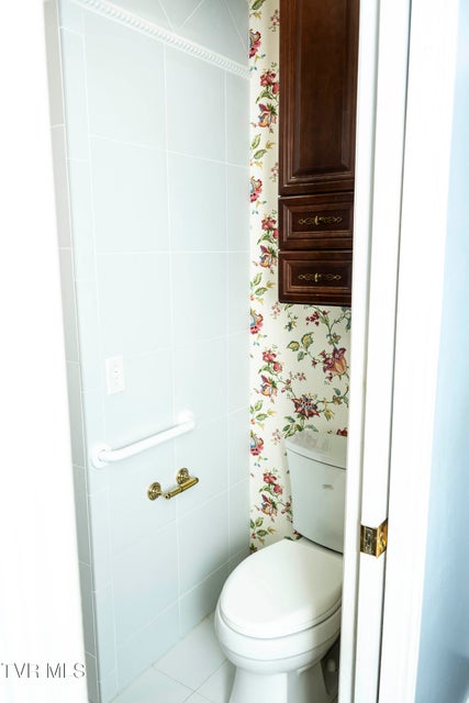 Photo #33: 904 Forest Avenue