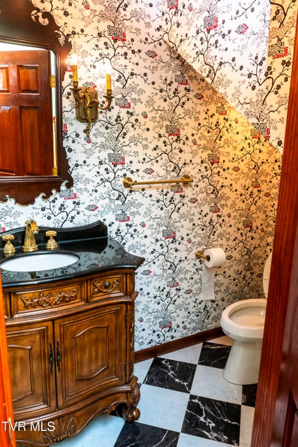 Photo #42: 904 Forest Avenue