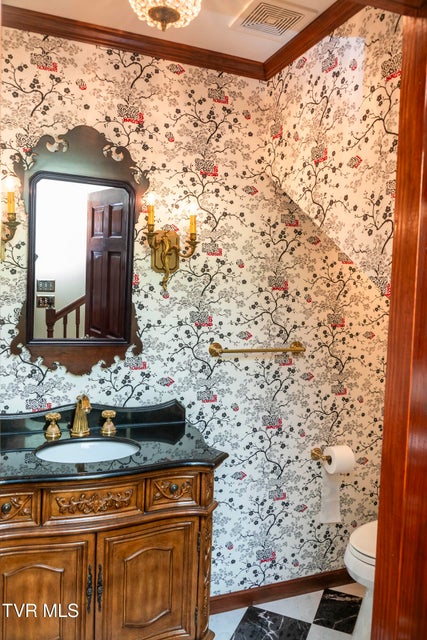 Photo #43: 904 Forest Avenue