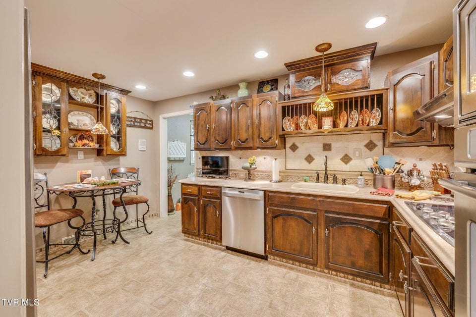 Photo #16: 8651 Curtiss Hill Road