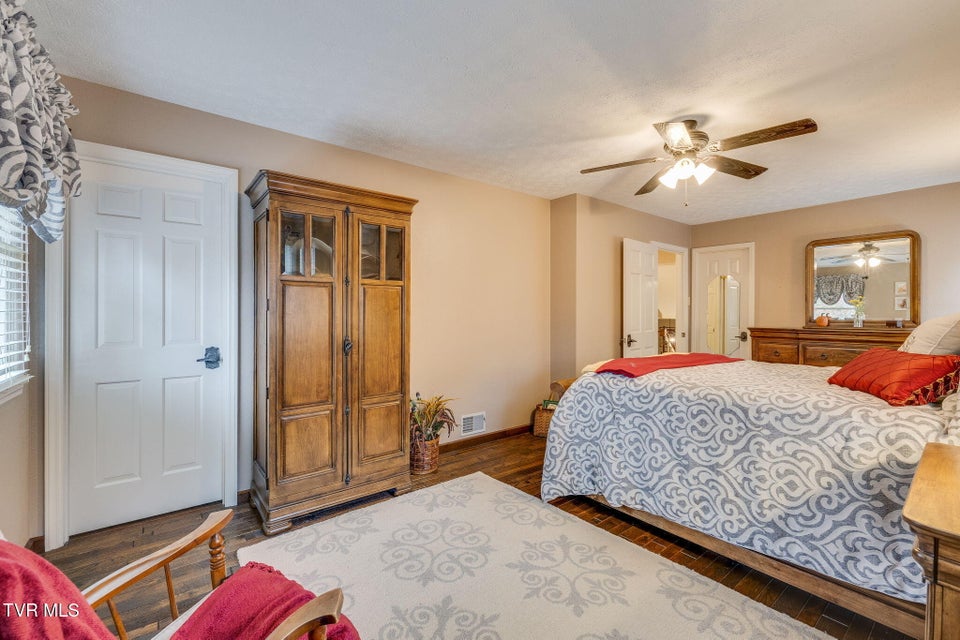 Photo #31: 8651 Curtiss Hill Road