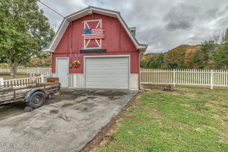 Photo #33: 2035 Highway 107 