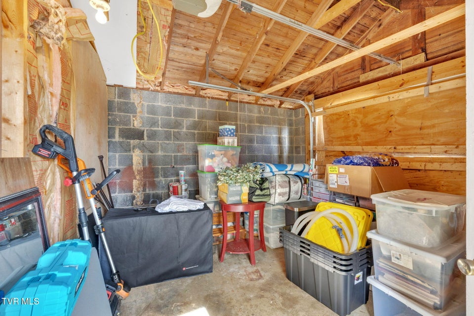 Photo #20: 148 Kingsley Avenue