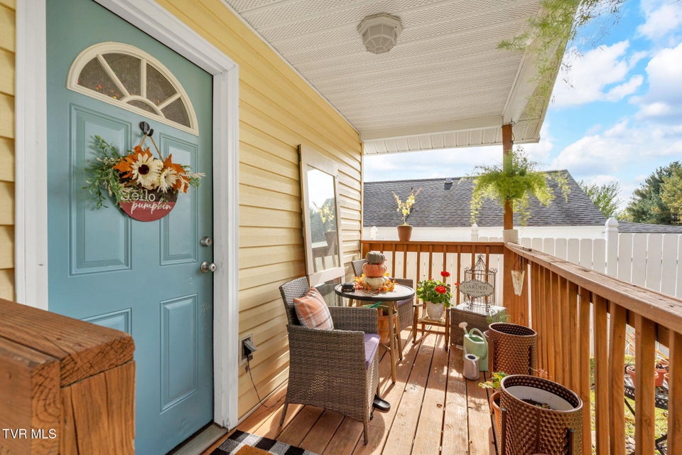 Photo #4: 148 Kingsley Avenue