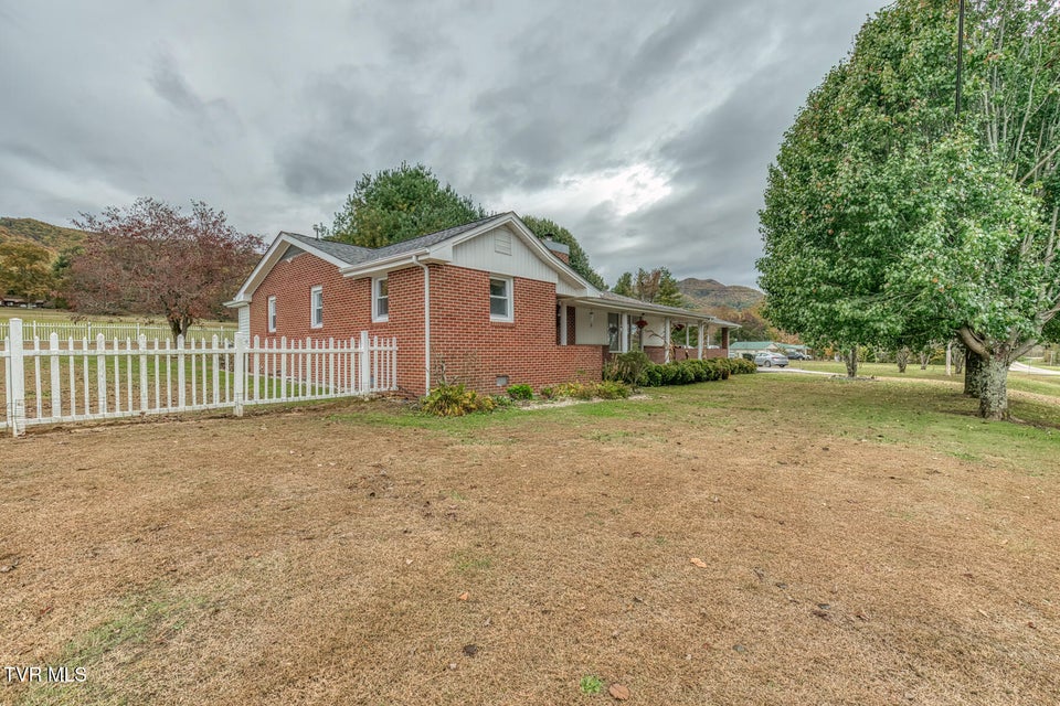 Photo #58: 2035 Highway 107 