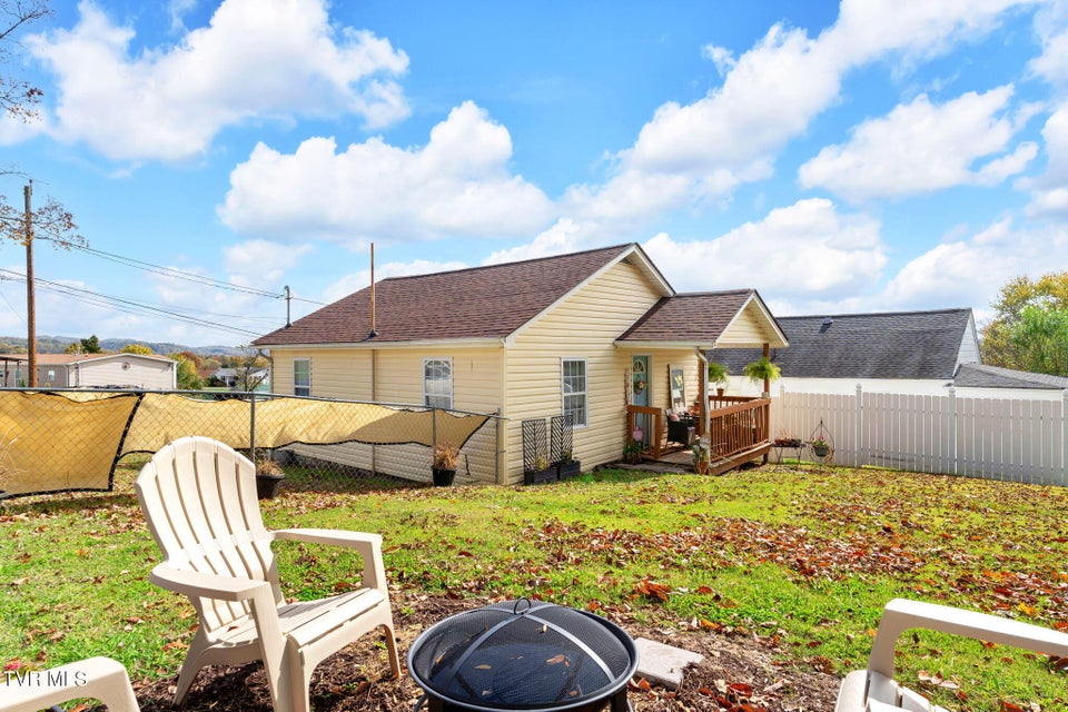 Photo #18: 148 Kingsley Avenue