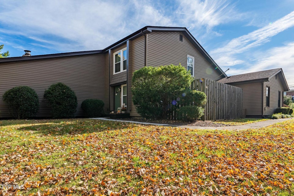 Photo #2: 500 Pilgrim Court