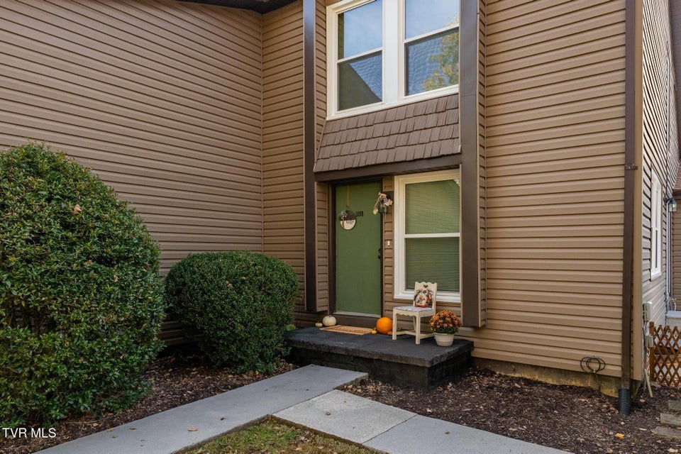 Photo #40: 500 Pilgrim Court