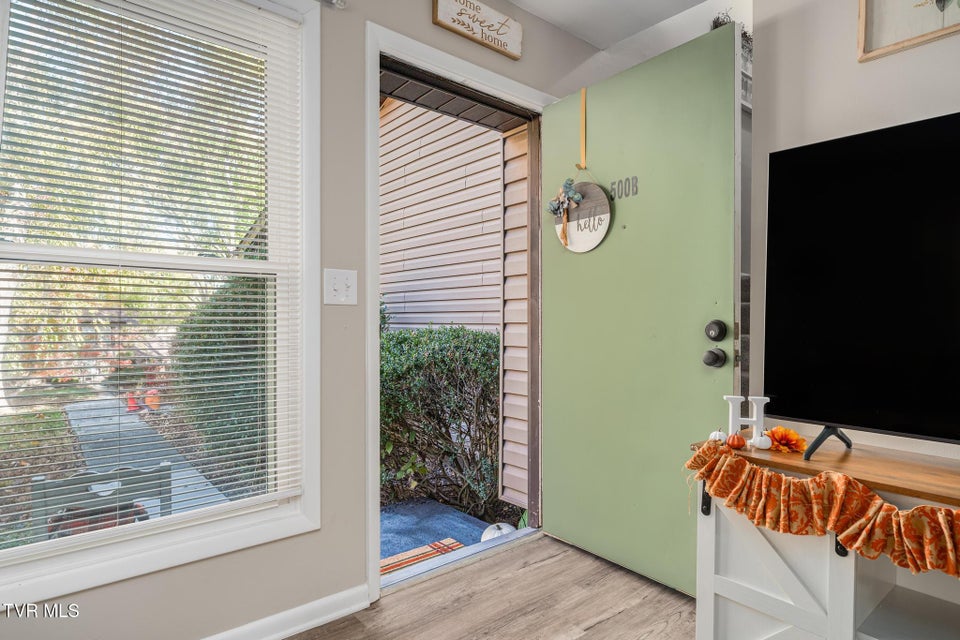 Photo #5: 500 Pilgrim Court