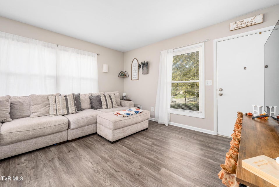 Photo #7: 500 Pilgrim Court