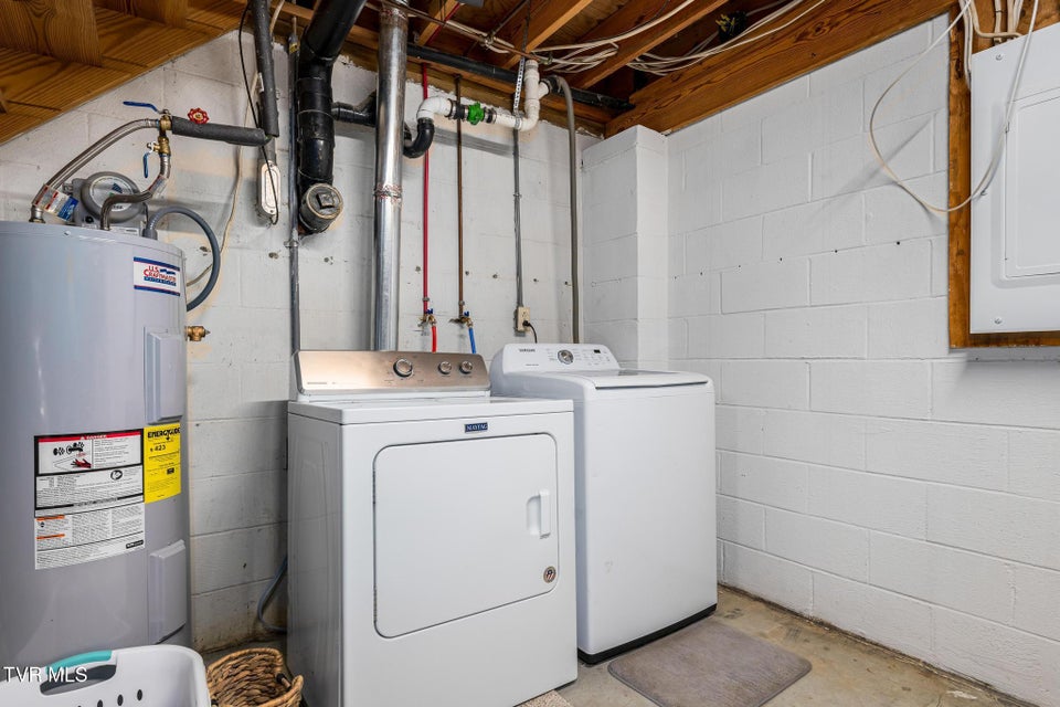 Photo #27: 500 Pilgrim Court