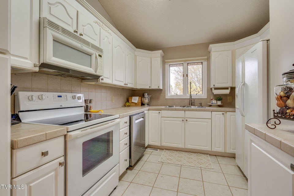 Photo #12: 4682 Old Stage Road