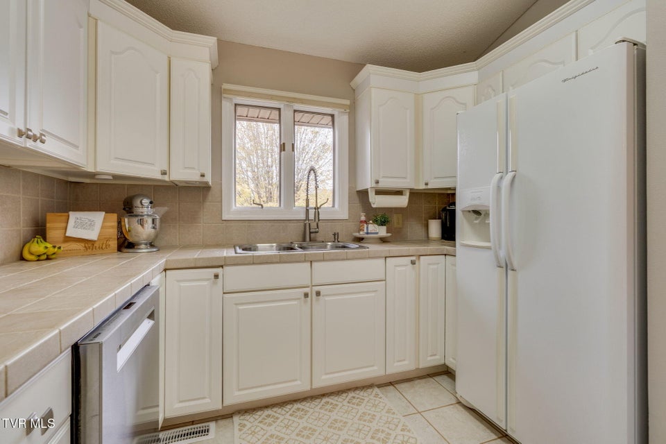 Photo #13: 4682 Old Stage Road