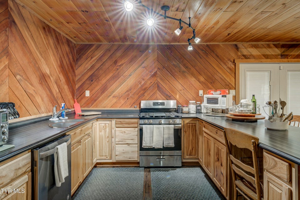 Photo #63: 185 Deer Tracks Circle Road