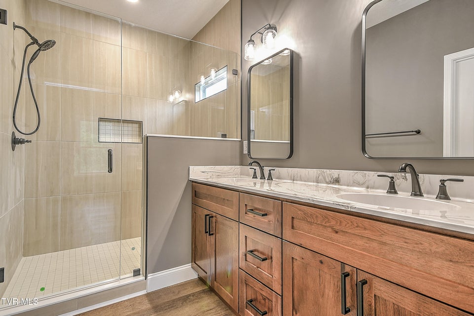 Photo #36: 270 Red Tail Ridge