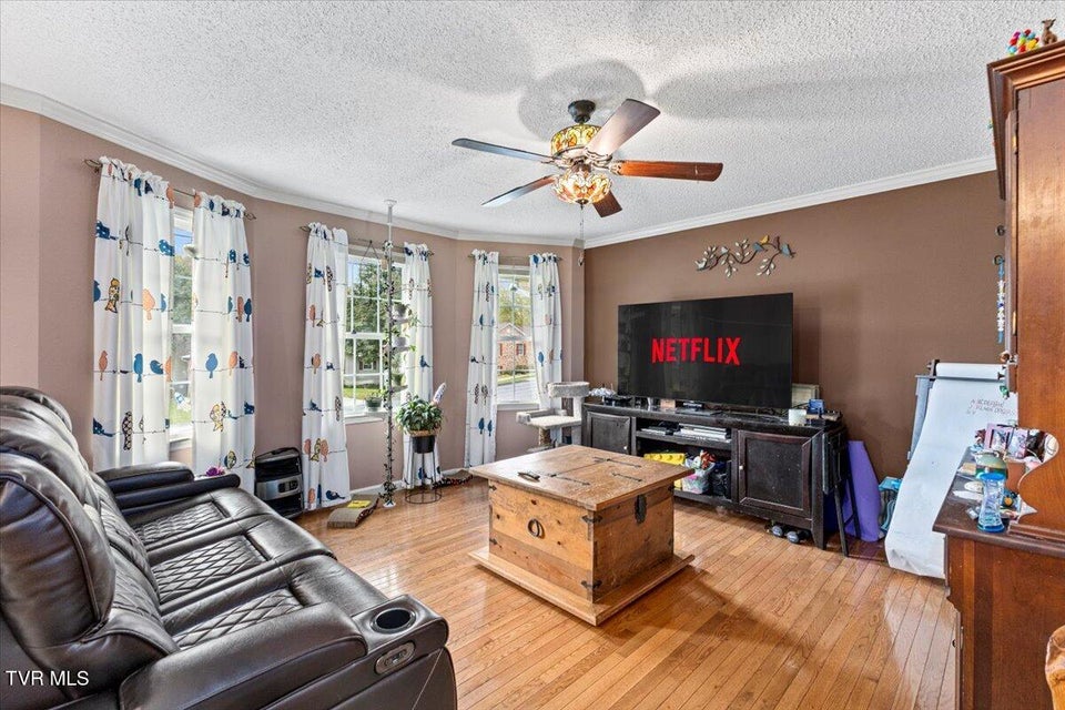 Photo #2: 141 Valley Crest Drive