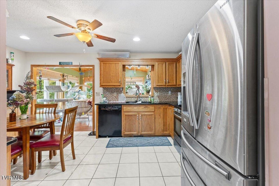 Photo #6: 141 Valley Crest Drive