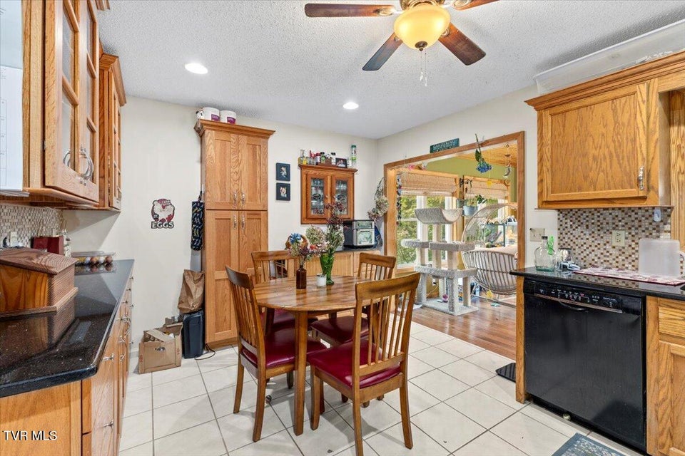 Photo #4: 141 Valley Crest Drive