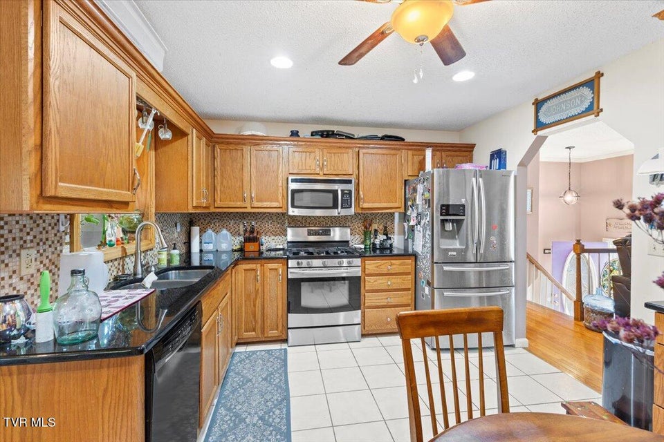 Photo #3: 141 Valley Crest Drive