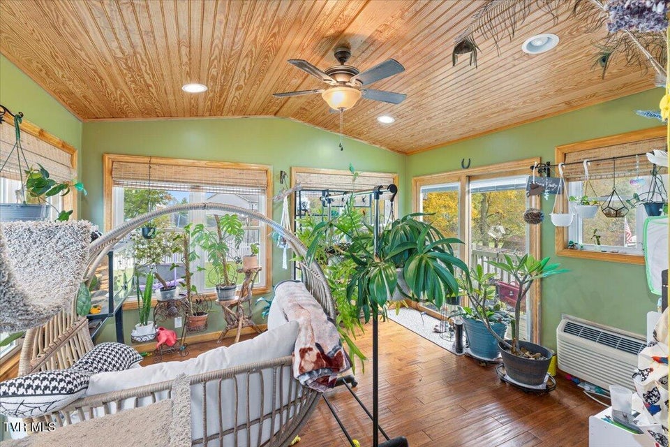 Photo #7: 141 Valley Crest Drive