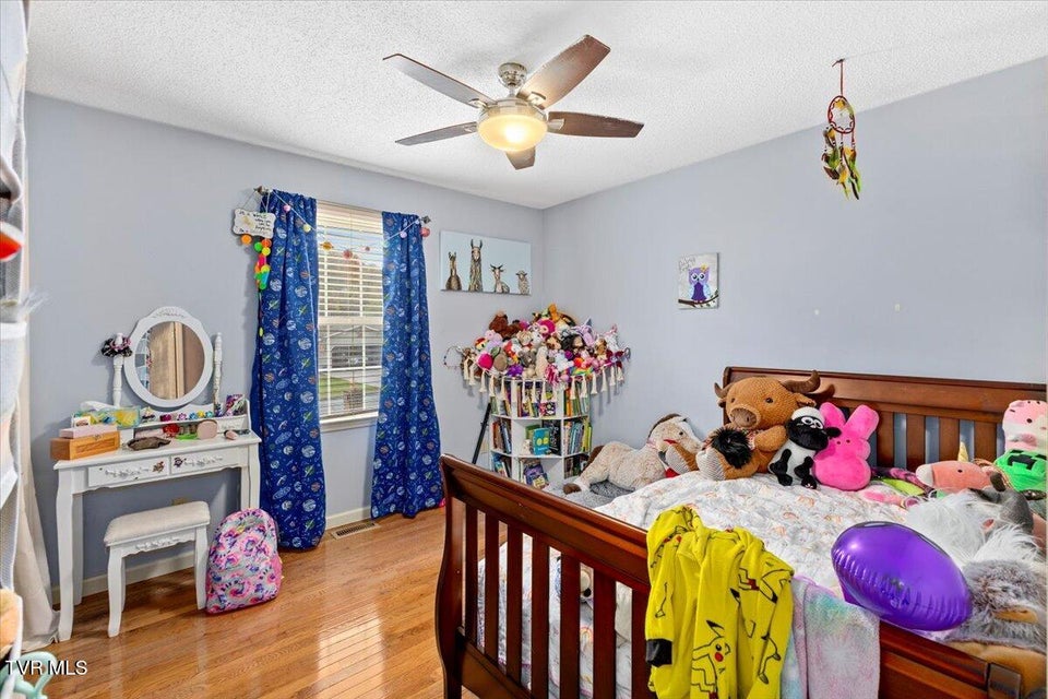 Photo #12: 141 Valley Crest Drive