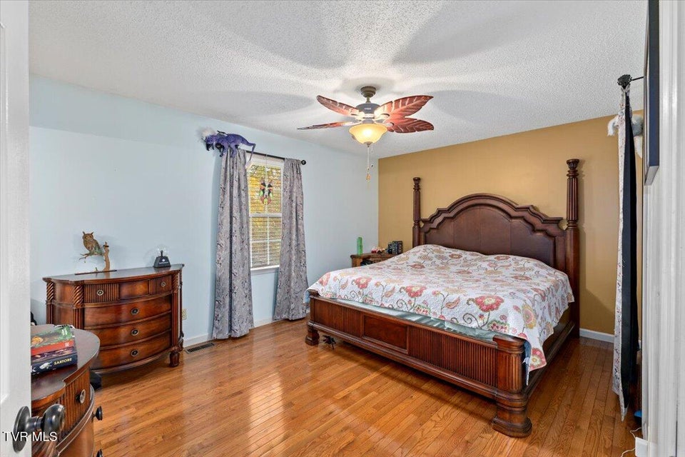 Photo #8: 141 Valley Crest Drive