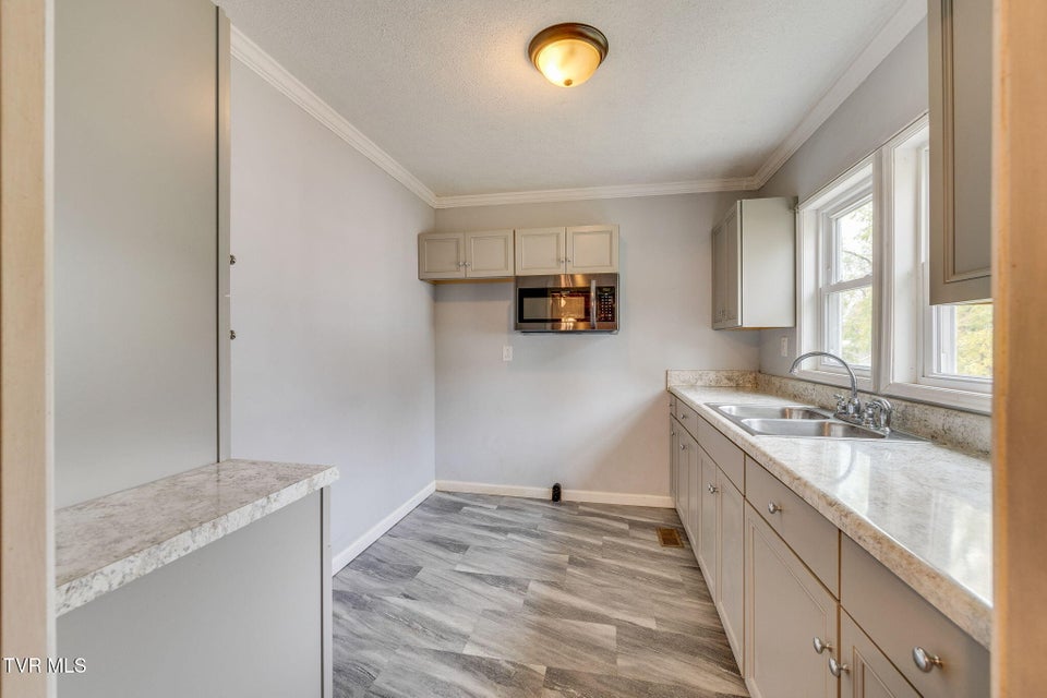 Photo #9: 1614 Burgie St 